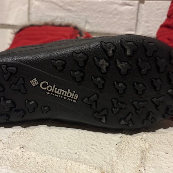 Columbia Women's Red and Black Minx Omni Grip Waterproof Winter Boots - Picture 5 of 5